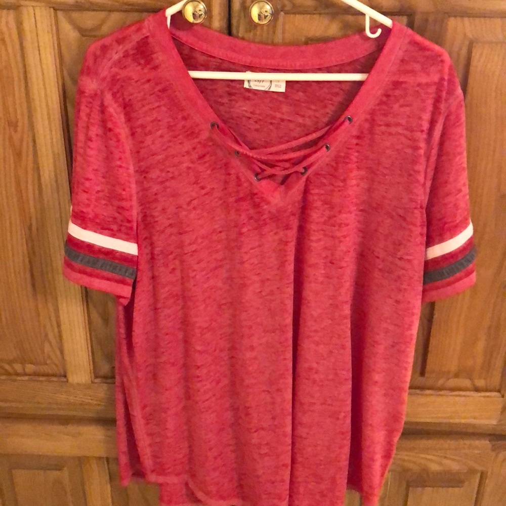 Brand new with out tags Maurice’s top